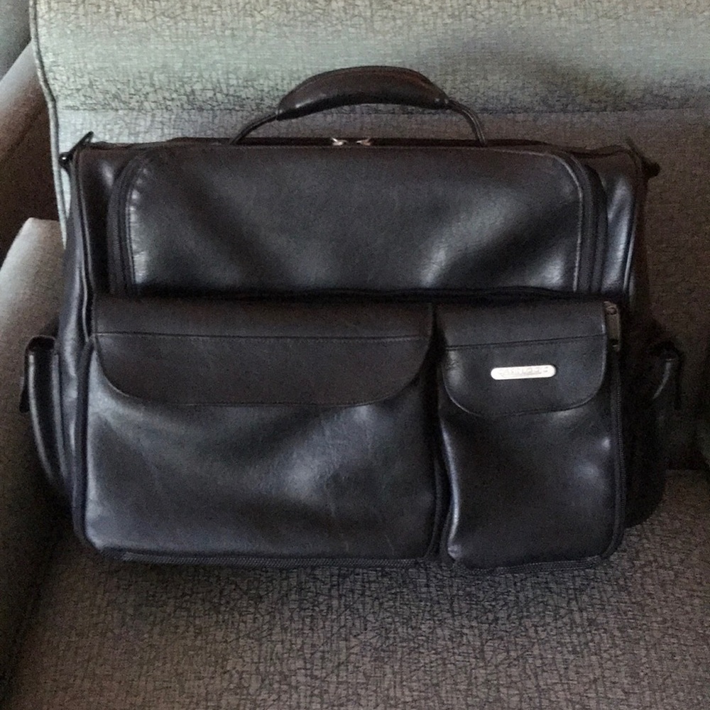 Leather case logic